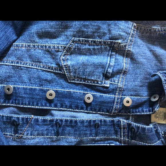 Denim jacket 💕 - Picture 2 of 3